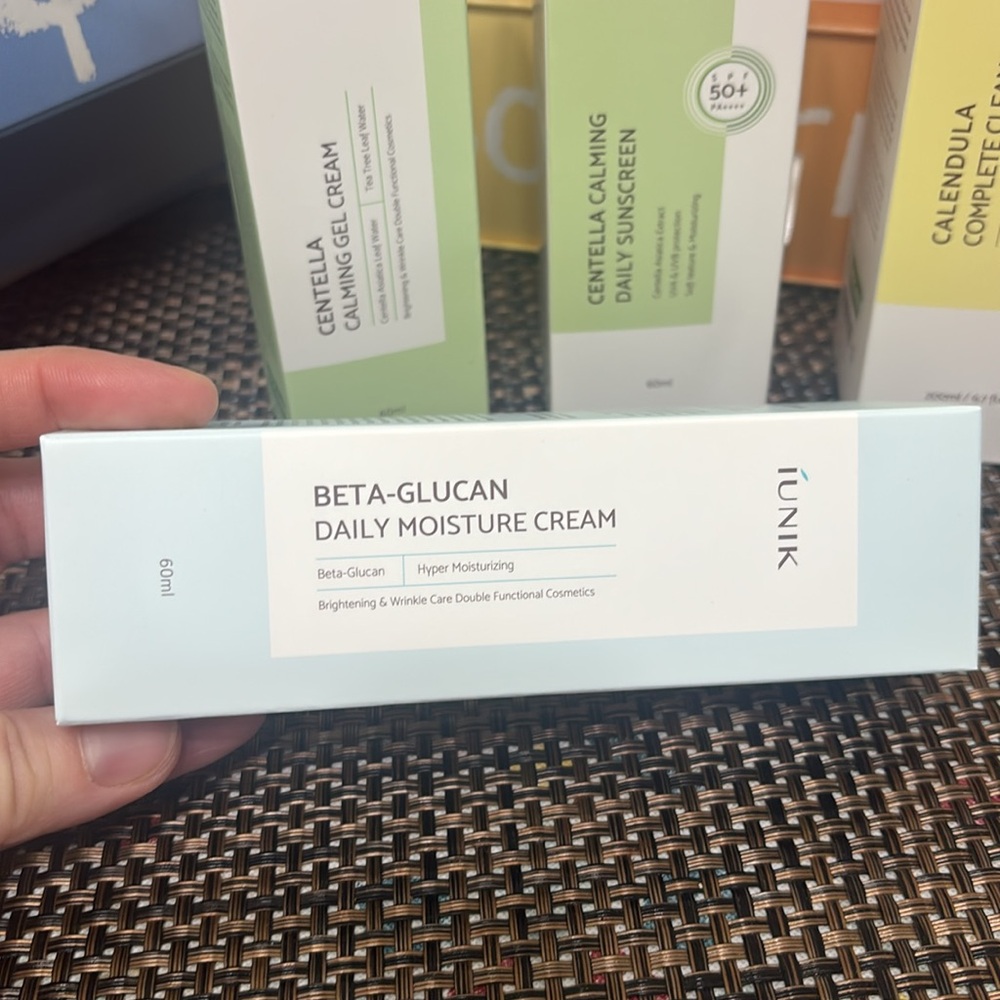 Iunik Skin Care set - Picture 3 of 10